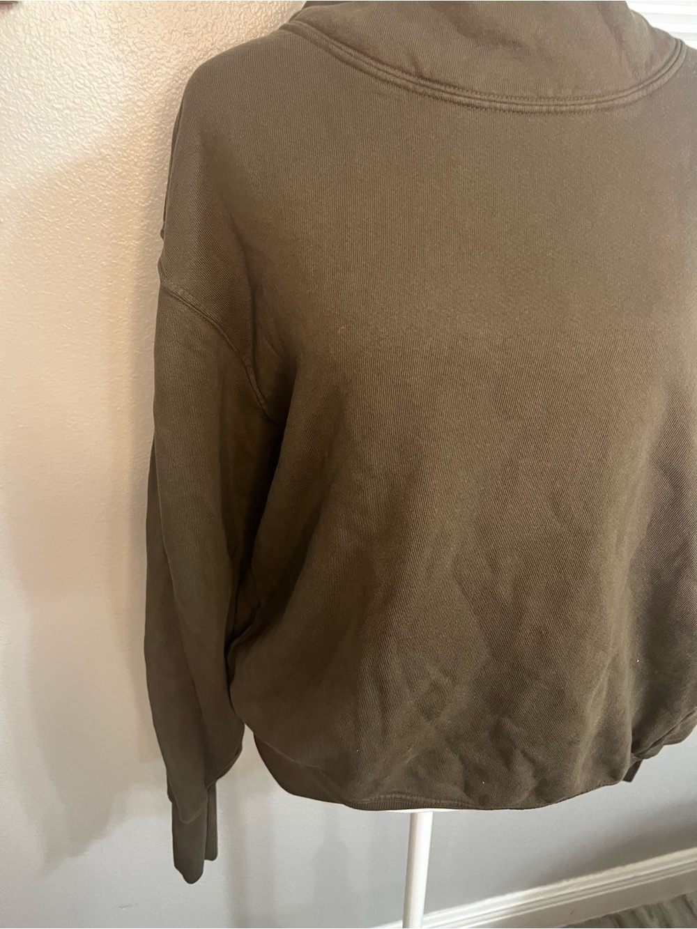 Joah Brown Split Mock / Turtleneck
Sweatshirt - Brown Rare Large One Size - Picture 3 of 12